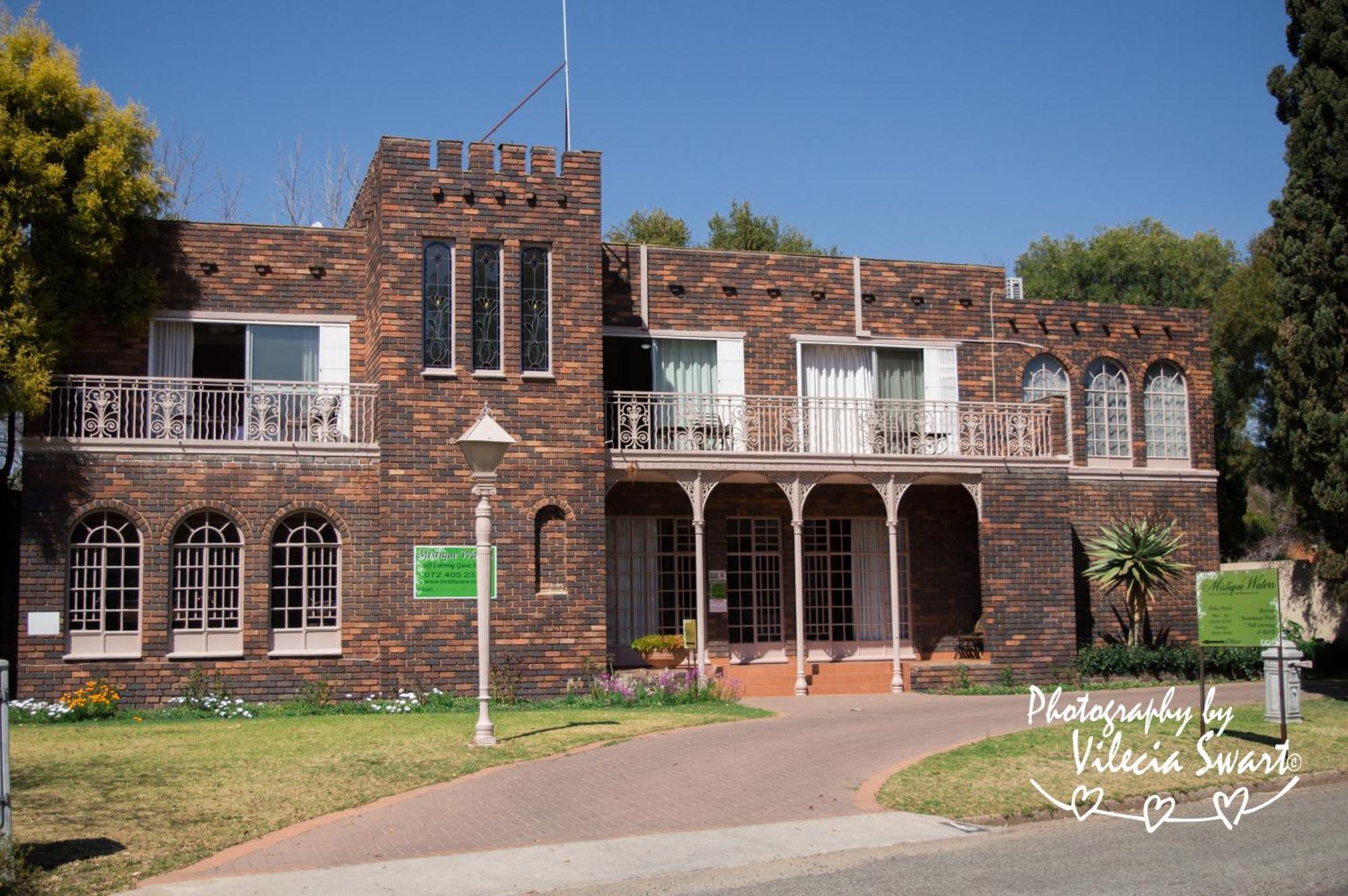 Mistique Waters Guesthouse Parys Exteriér fotografie